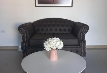 Quinta Ramona allows 18 year olds to book a room