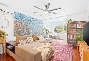 Cooee Bay Beach House has Balcony rooms