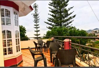 Sparkling Hill has Balcony rooms