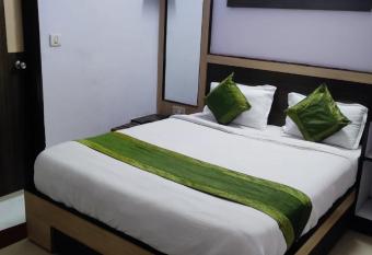 Golden Light has Balcony rooms