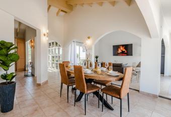 Villa Fontana 1 & 2 has Balcony rooms