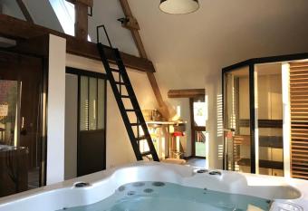 Spa privatif    la ferme - Haut de gamme - Atypique allows 18 year olds to book a room