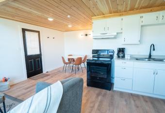 Tidal House 10 has Balcony rooms