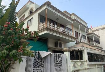 Beautiful Holiday Apartment has Balcony rooms