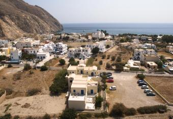 Irigeneia Hotel has Balcony rooms