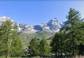 La Finestra sul Cervino has Balcony rooms