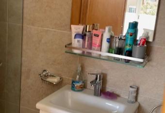 Appartement avec piscine has Balcony rooms