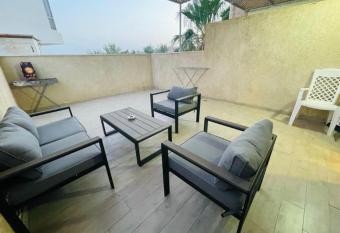 SPACiOUS and COZY 1BR APT EiLAT allows 18 year olds to book a room