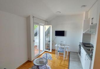 Apartman Cetinje has Balcony rooms