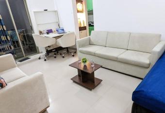 Mountain View Luxury Apartment with Smart Tv / OTT has Balcony rooms