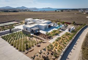 Villa Rojo allows 18 year olds to book a room