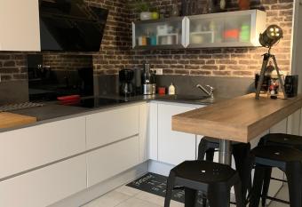 Logement Le Bois Le Pr  tre Pont-  -Mousson allows 18 year olds to book a room