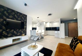 Konopnickiej 88 Cosy Apartment has Balcony rooms