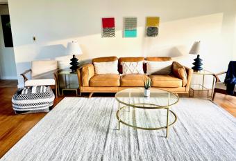 Newly Remodeled Mid-Century Modern Lake Condo has Balcony rooms