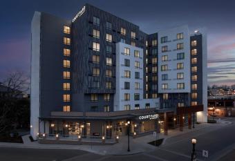 Courtyard by Marriott Nanaimo allows 18 year olds to book a room