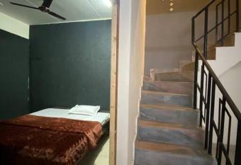 Peaceful Duplex Apartment has Balcony rooms