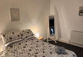 Nice cosy flat. Walking distance to city allows 18 year olds to book a room