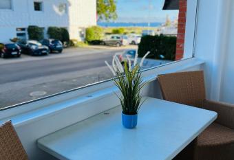 Zur Seeschwalbe allows 18 year olds to book a room