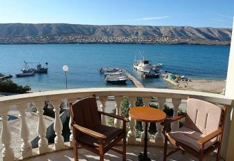 Pansion Gea has Balcony rooms