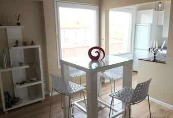 Le Patio du P  re Pigne allows 18 year olds to book a room