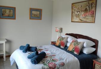 The Kickin Cow Country House has Balcony rooms