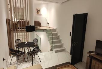 Nice ap has Balcony rooms