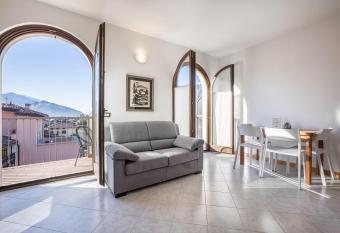 Villa Belvedere Appartamento 8 has Balcony rooms