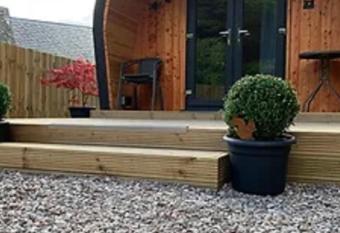 Chalet Woodland Pod has Balcony rooms