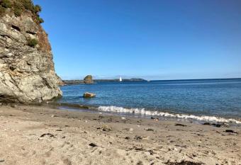 Stunning Apartment with Private Beach & Balconies has Balcony rooms