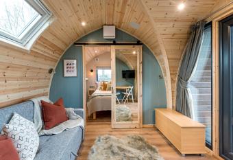Country Glamping allows 18 year olds to book a room