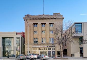 FRONTDESK Aerie 147 Lofts Apts Lincoln allows 18 year olds to book a room