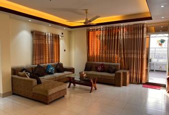 Penthouse With Rooftop Garden. has Balcony rooms