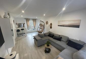 Maison familiale has Balcony rooms