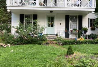 House on the Gwynn   s Falls has Balcony rooms