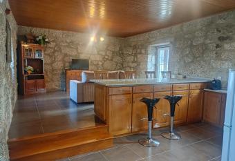 Moradia do P  tio has Balcony rooms