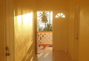 Southern Haven Guesthouse has Balcony rooms