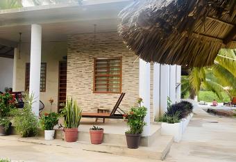 Casa Las Palmas Playa La Saladita has Balcony rooms