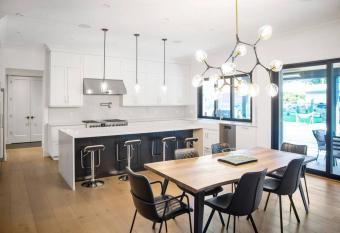 The Fernridge Estate: 5BD Family Retreat! allows 18 year olds to book a room