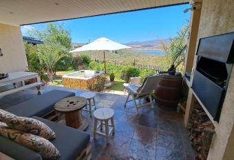 Clanwilliam Oasis - Boating, hiking & more allows 18 year olds to book a room