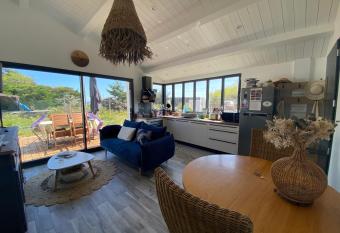 HOOliR  17 3  toiles has Balcony rooms