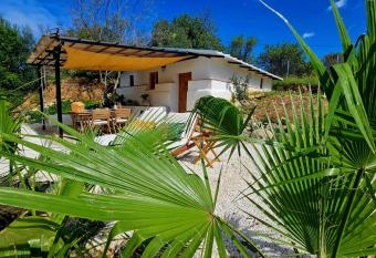 La Estaci  n del Amor has Balcony rooms