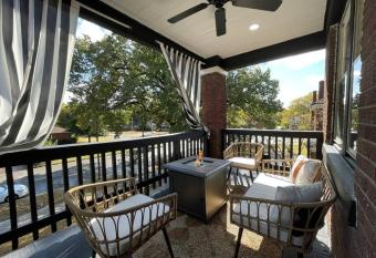 Midtown Casablanca has Balcony rooms