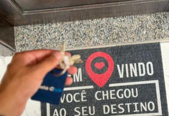 Linda Kitnet mobiliada allows 18 year olds to book a room