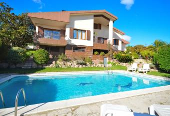 Carme has Balcony rooms