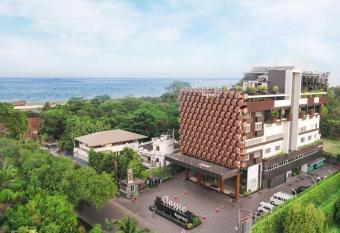 Classic Regency has Balcony rooms