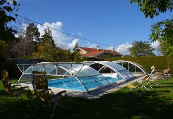 Chez Patou - Chambres d h  tes allows 18 year olds to book a room