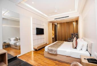 Hotel Euphoria Green allows 18 year olds to book a room