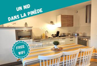 Un Nid dans la Pin  de has Balcony rooms