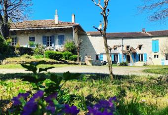 Le Gite l Oasis allows 18 year olds to book a room