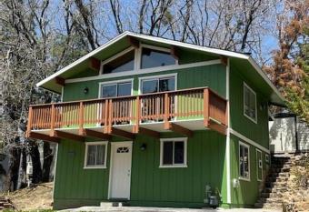 Beautiful Cabin in the mountain has Balcony rooms